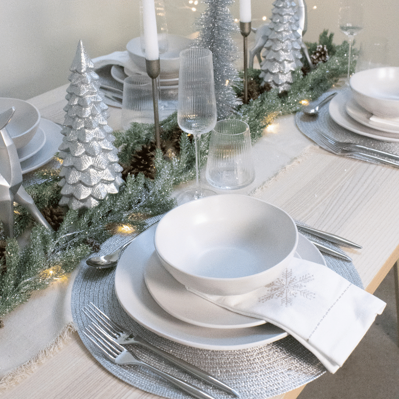 Holiday Silver Snowflake Napkins - Set of 4